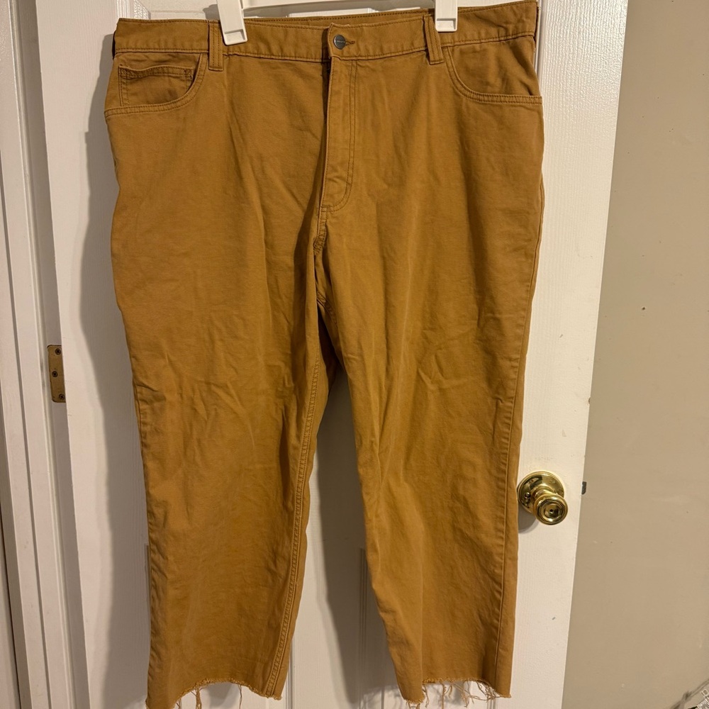 Carhartt Men's Brown Relaxed Fit Straight Leg Fray Hem Jeans Work Outdoor 42x30 - Picture 2 of 9